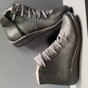 NWOT Women's Athletic Ankle Boots With Zip Sides 8 1/2 Euro 39